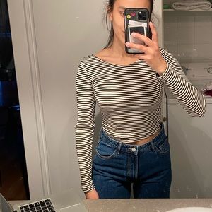 buy1get1 50% off!- Brandy Melville long sleeve cropped tee